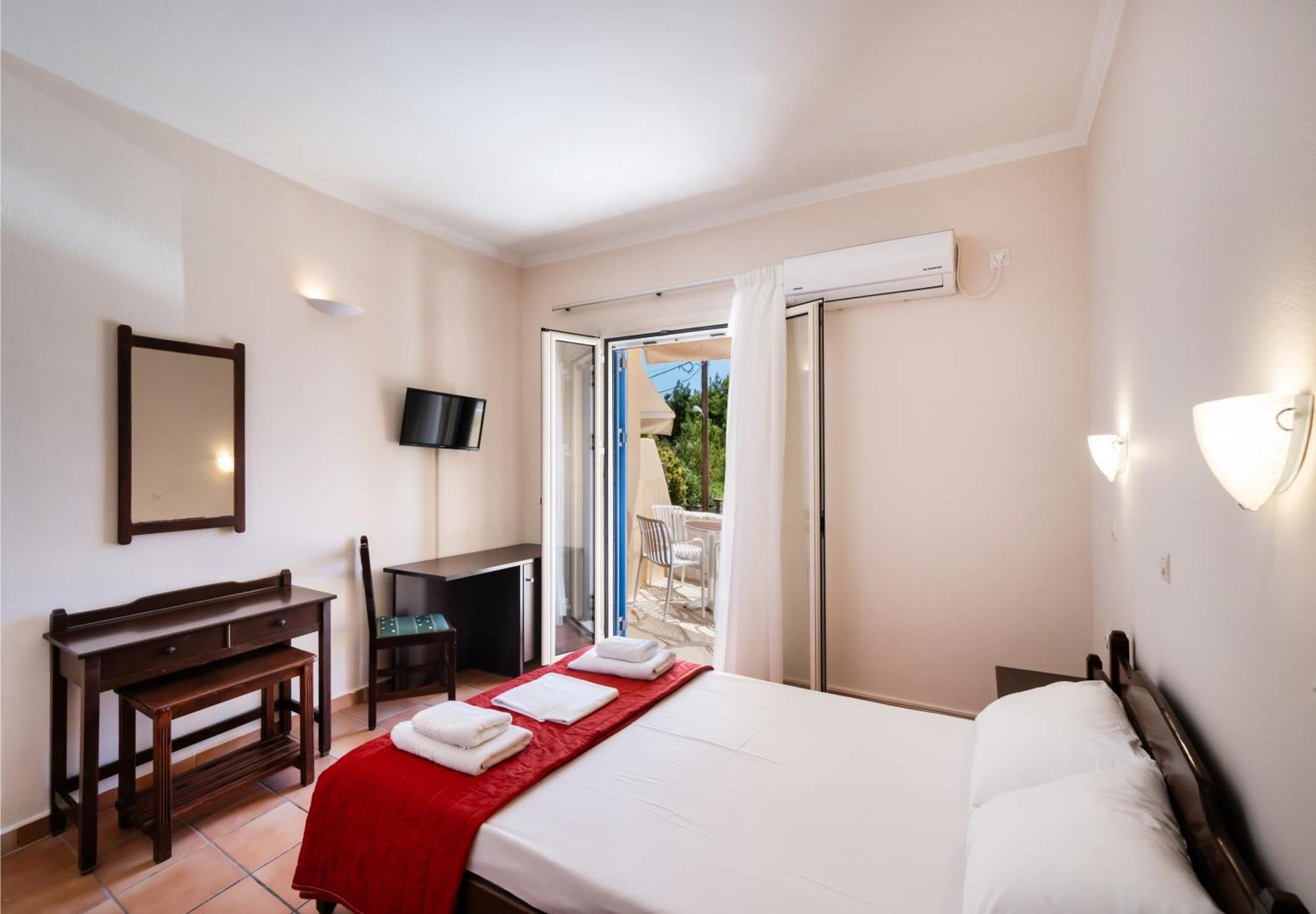 Ionio Hotel นิเกียนา ภายนอก รูปภาพ