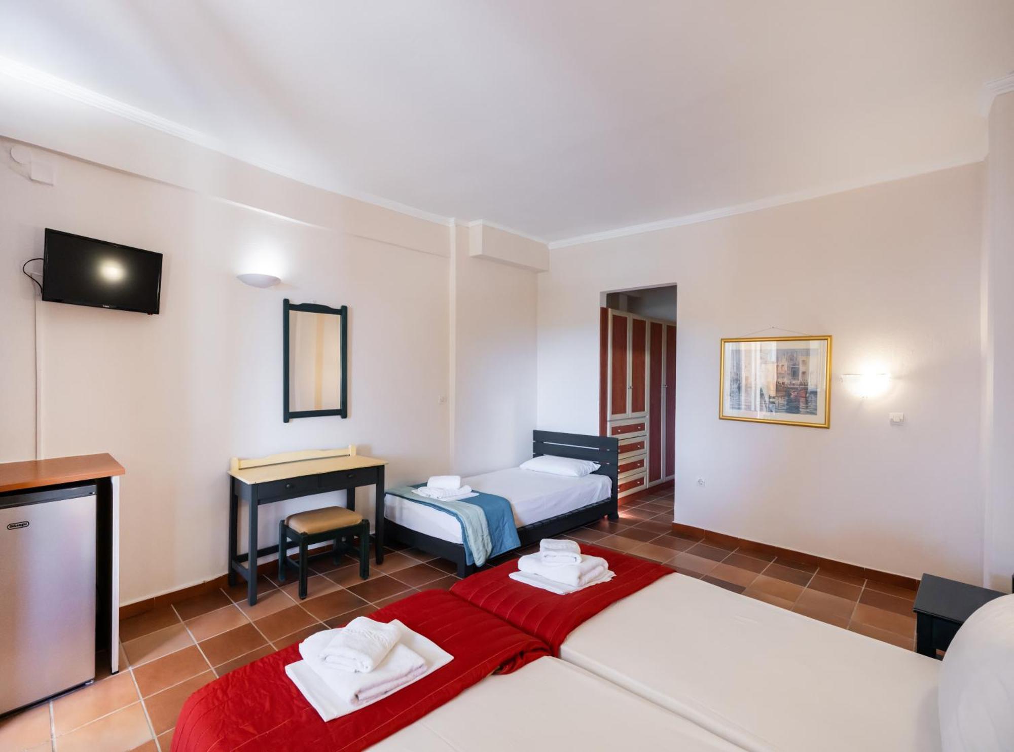 Ionio Hotel นิเกียนา ภายนอก รูปภาพ