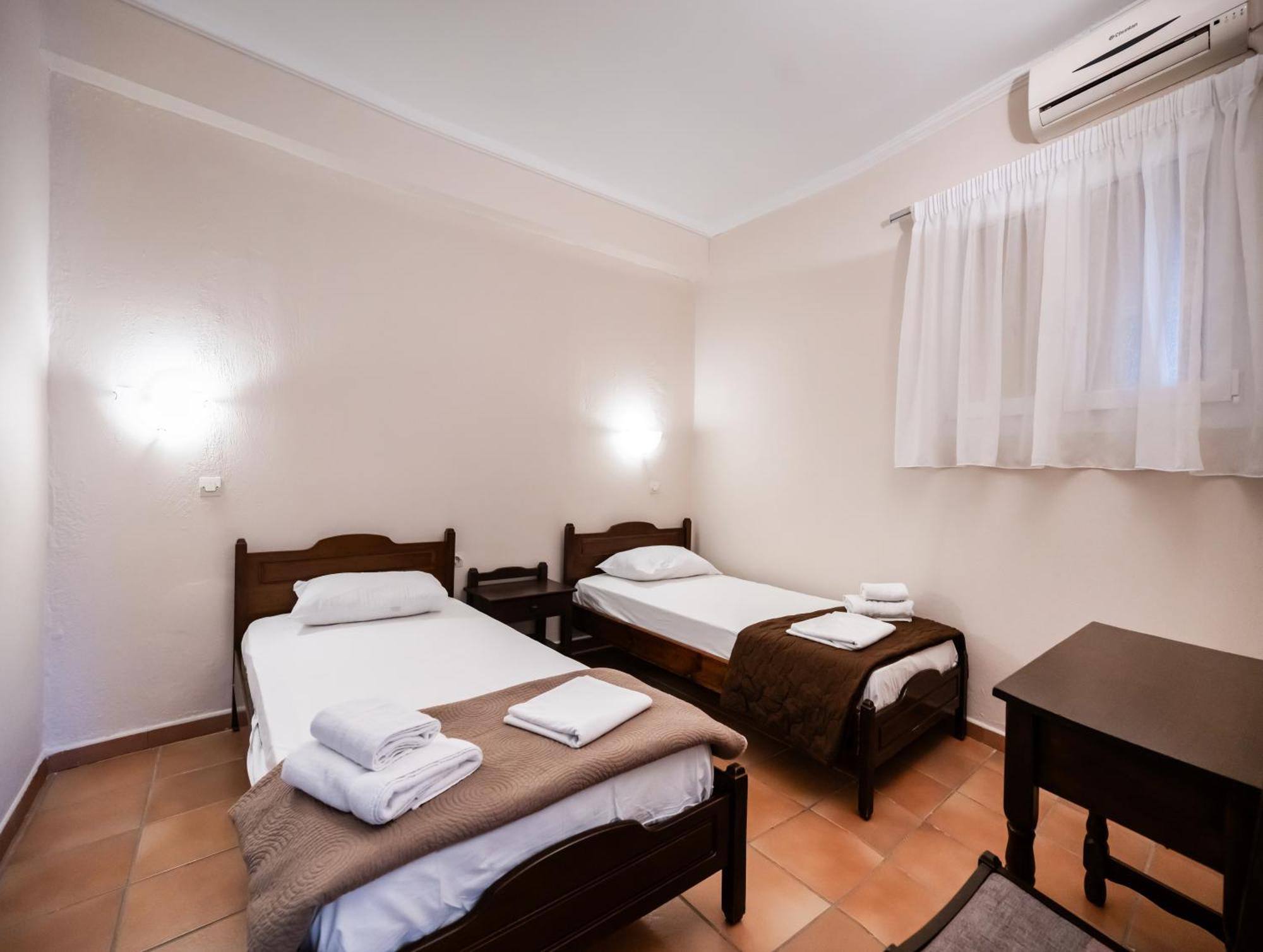 Ionio Hotel นิเกียนา ภายนอก รูปภาพ